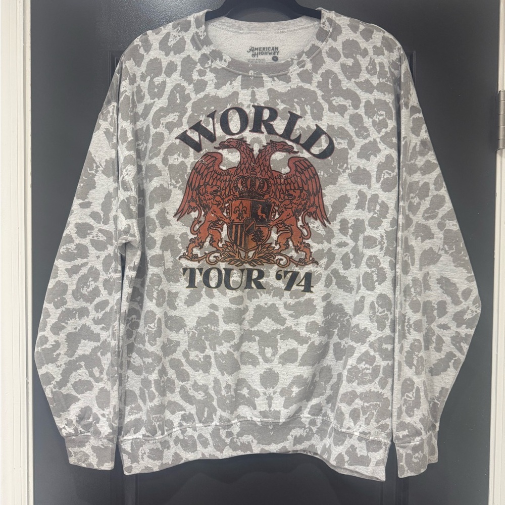 Gray Leopard Print Graphic Sweatshirt